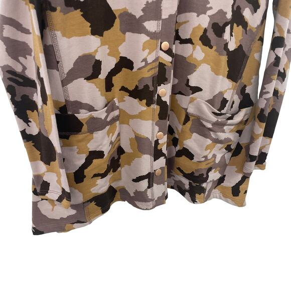 LOGO by Lori Goldstein Pink Yellow Camo Print Snap Button Front Cardigan Small - Picture 2 of 6